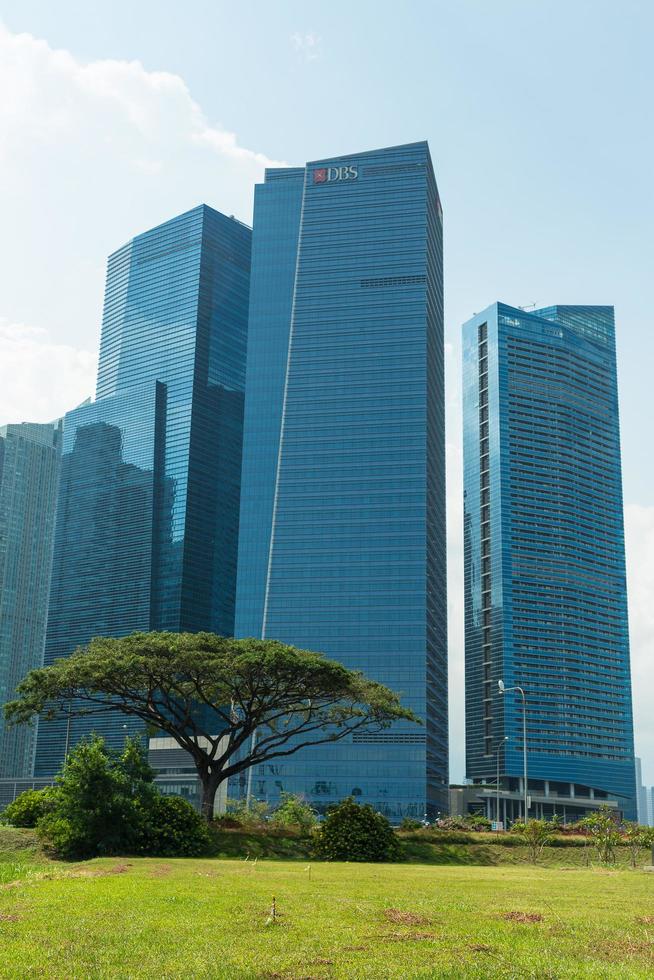 edifícios no horizonte de singapura foto