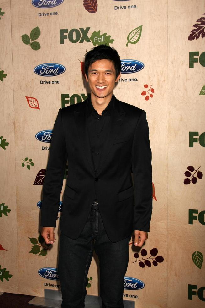 los angeles, 12 de setembro - harry shum jr. chegando na 7ª festa anual do eco-cassino de raposa na encadernação em 12 de setembro de 2011 em culver city, ca foto