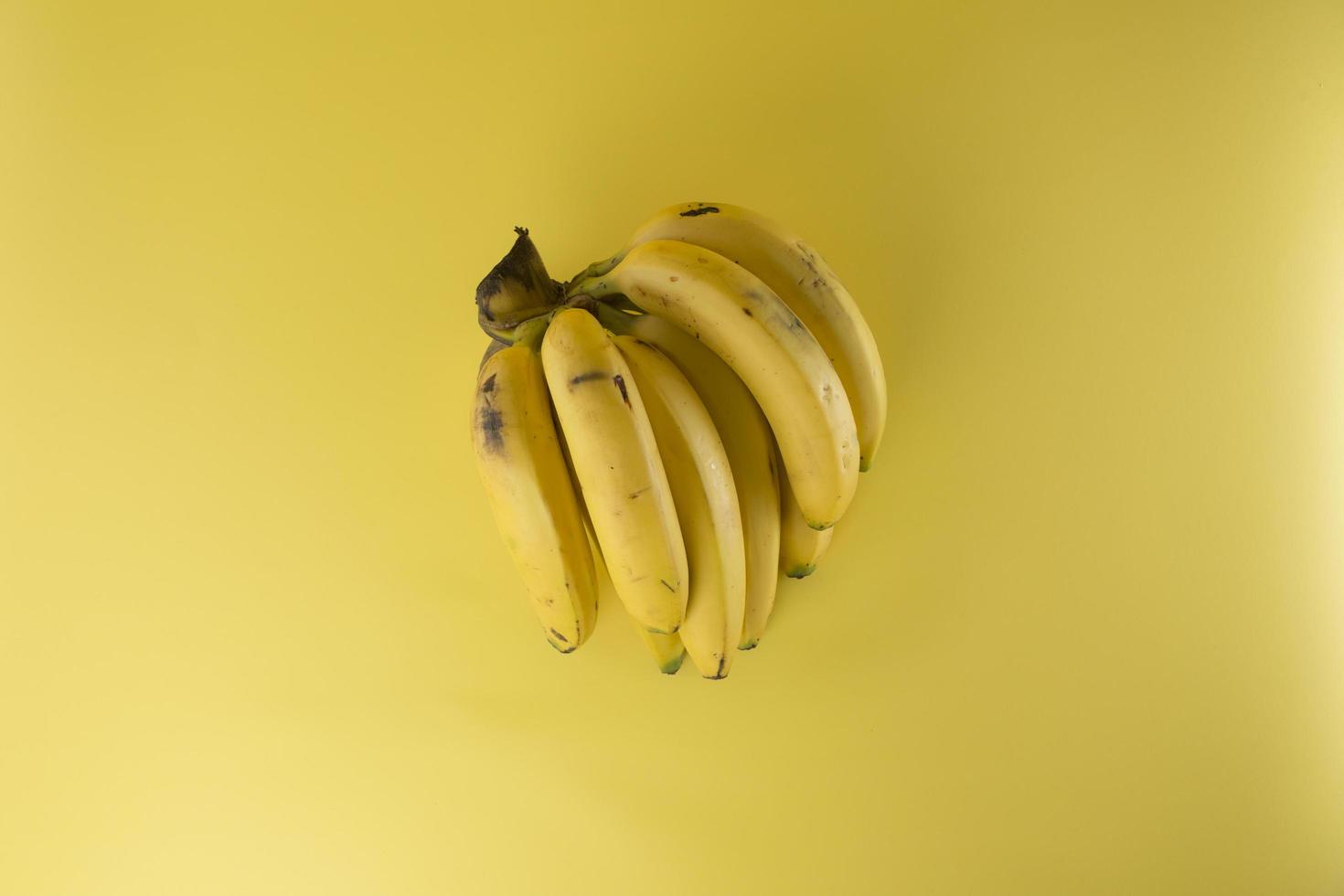 cacho maduro de bananas foto