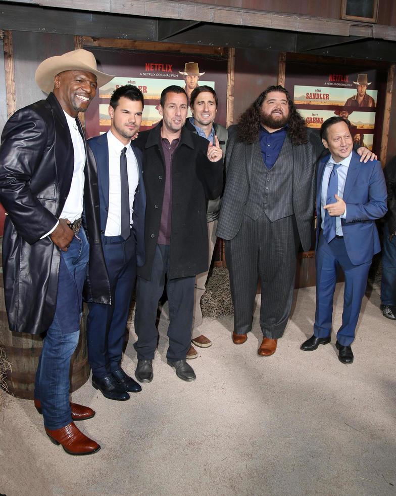 los angeles, 30 de novembro - terry crews, taylor lautner, adam sandler, luke wilson, jorge garcia, rob schneider na ridícula 6 los angeles premiere na amc universal city walk em 30 de novembro de 2015 em los angeles, ca foto