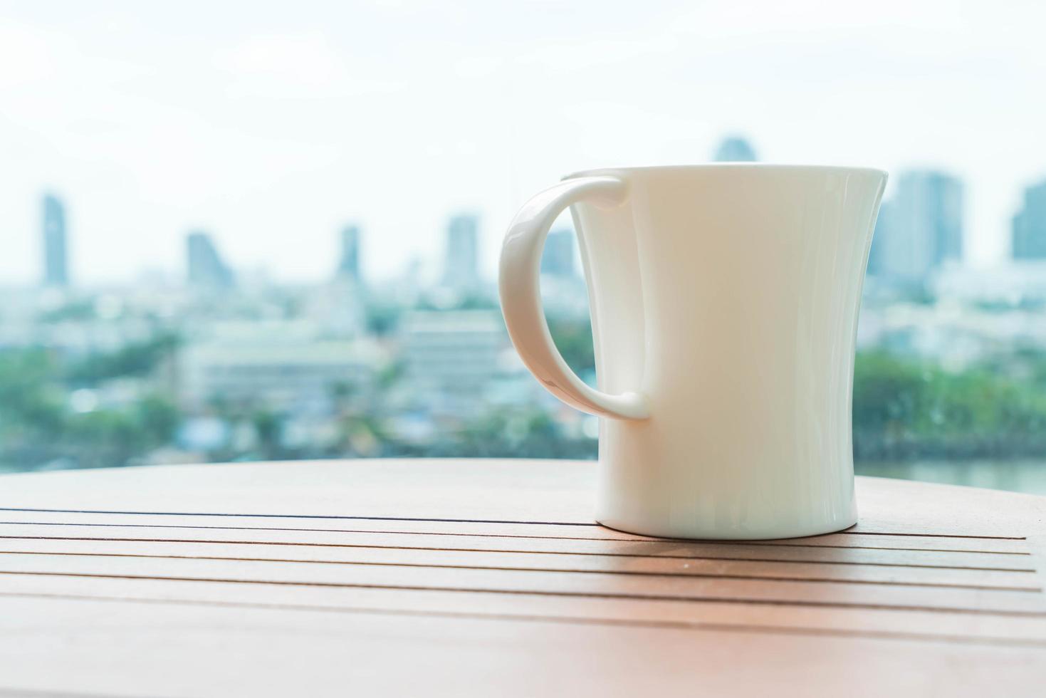 xícara de café na mesa foto