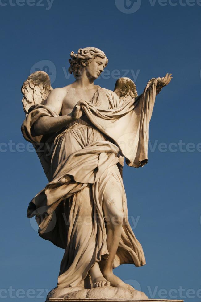 a estátua do anjo, roma, itália foto