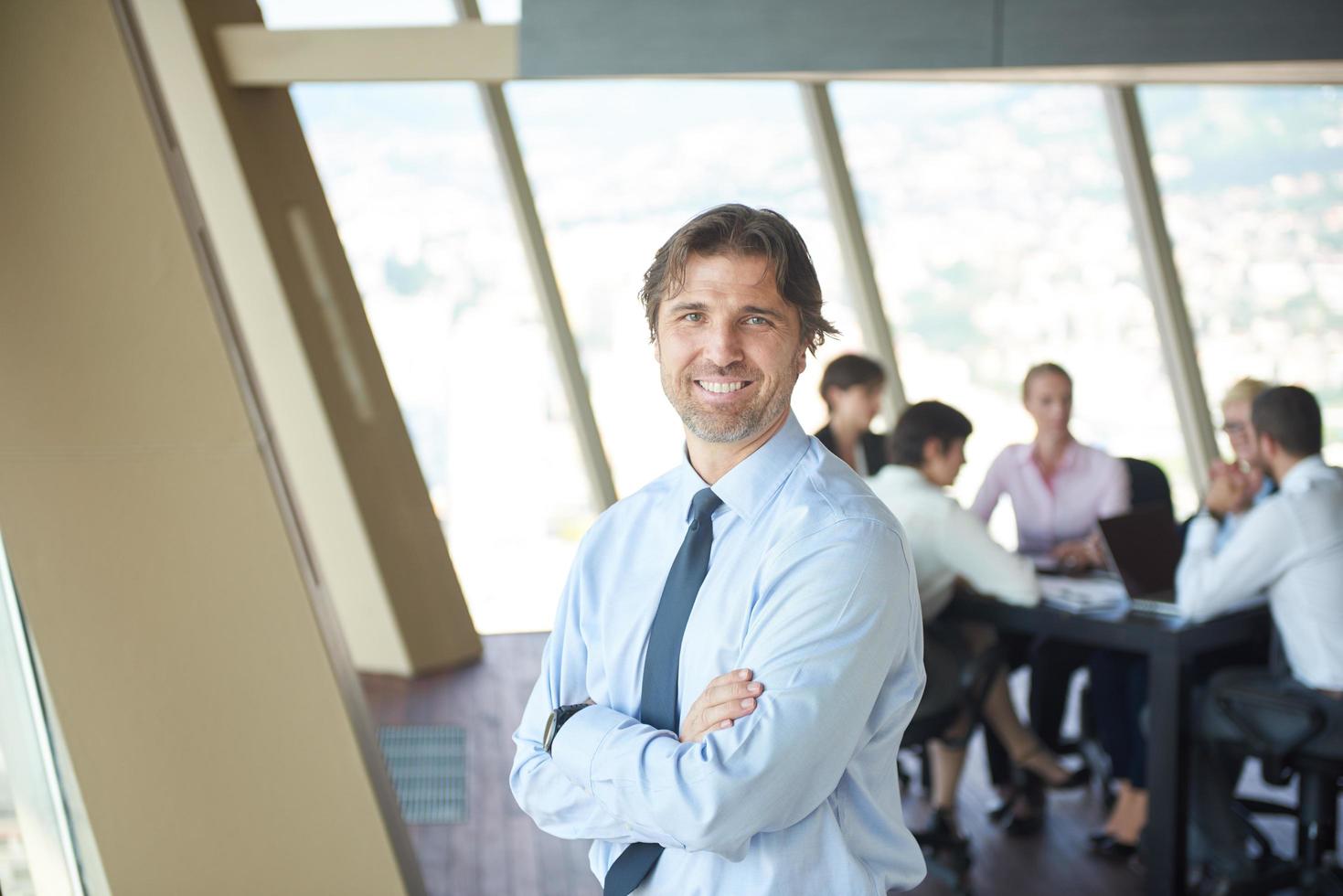 retrato de homem de negócios handosme foto