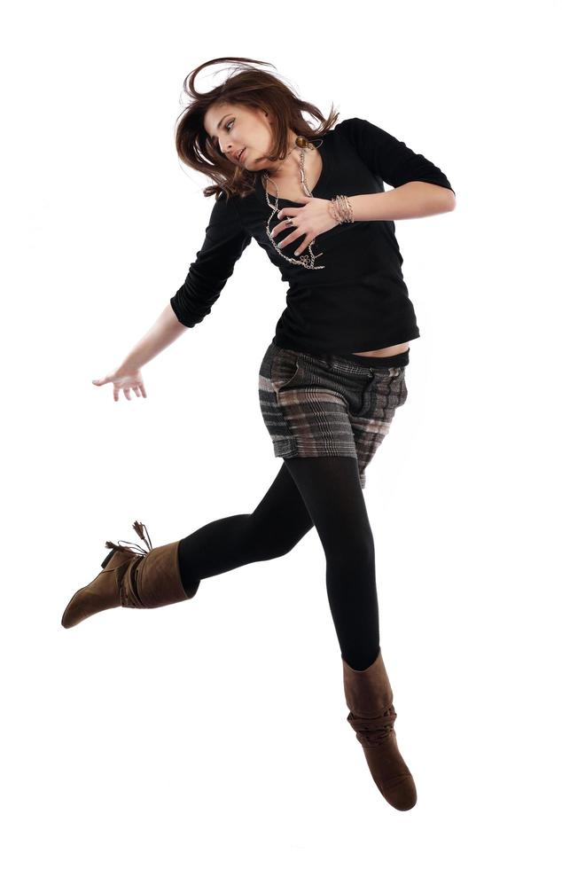 jovem mulher dançando foto