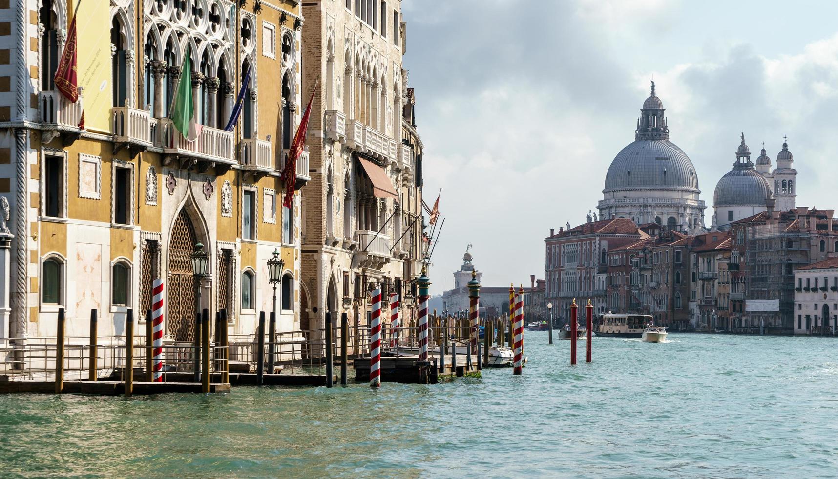 veneza, itália - 12 de outubro de 2014. o grande canal de veneza foto