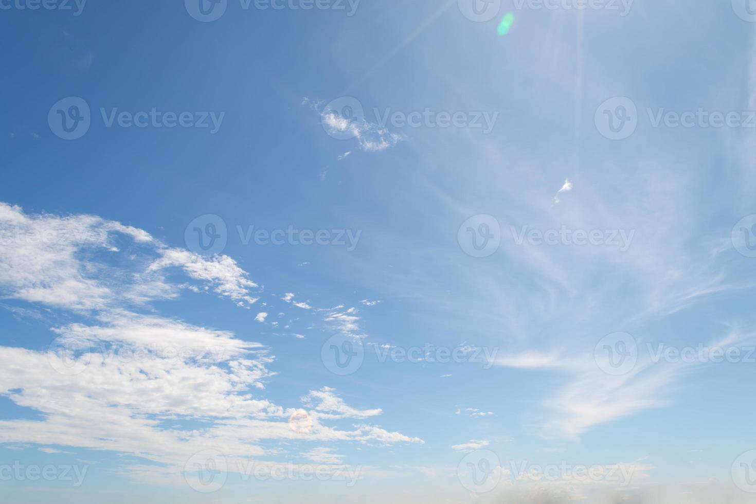 céu verão, fundo nublado ar ensolarado atmosfera foto