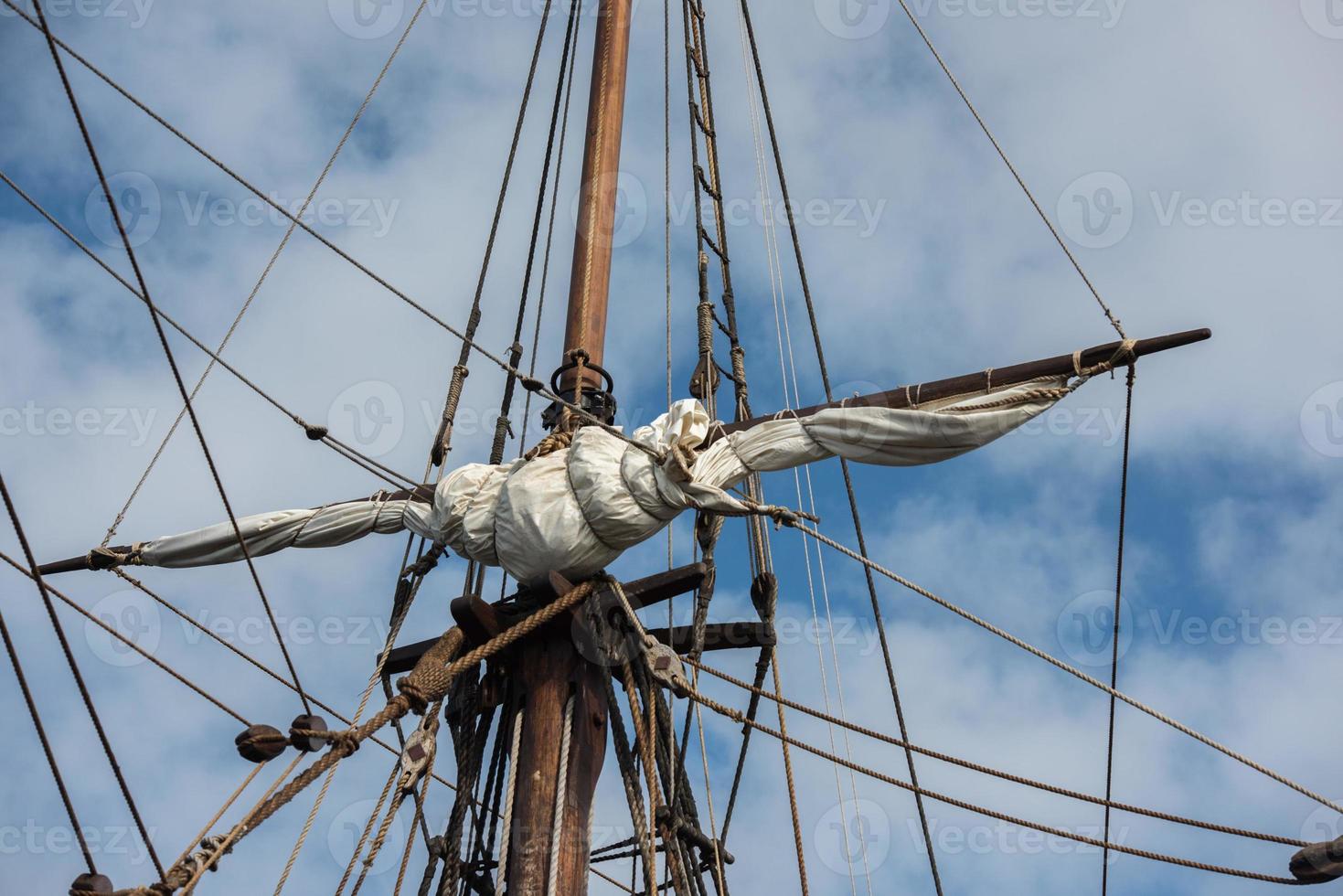 detalhe de navio de vela de navio antigo foto