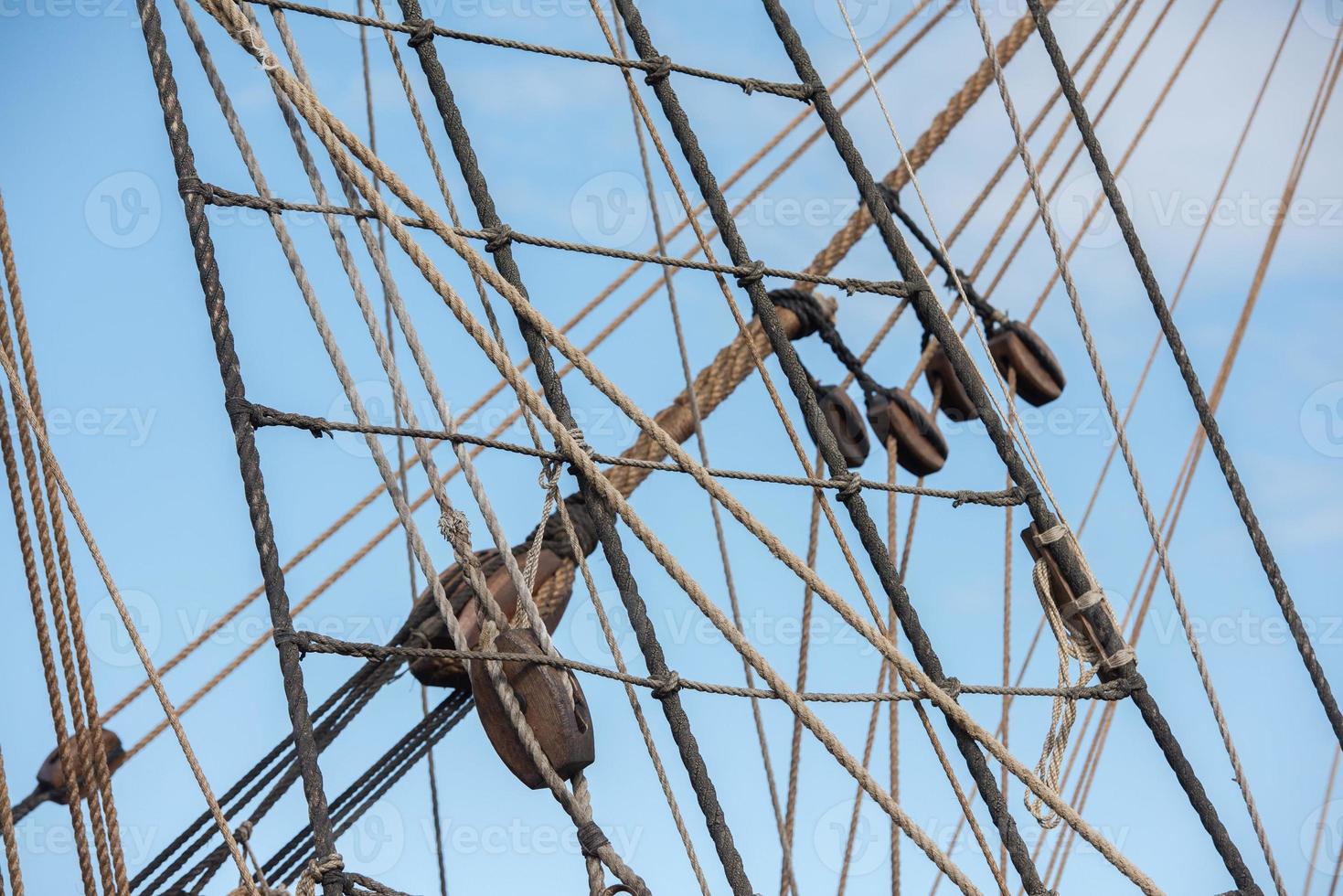 detalhe de navio de vela de navio antigo foto