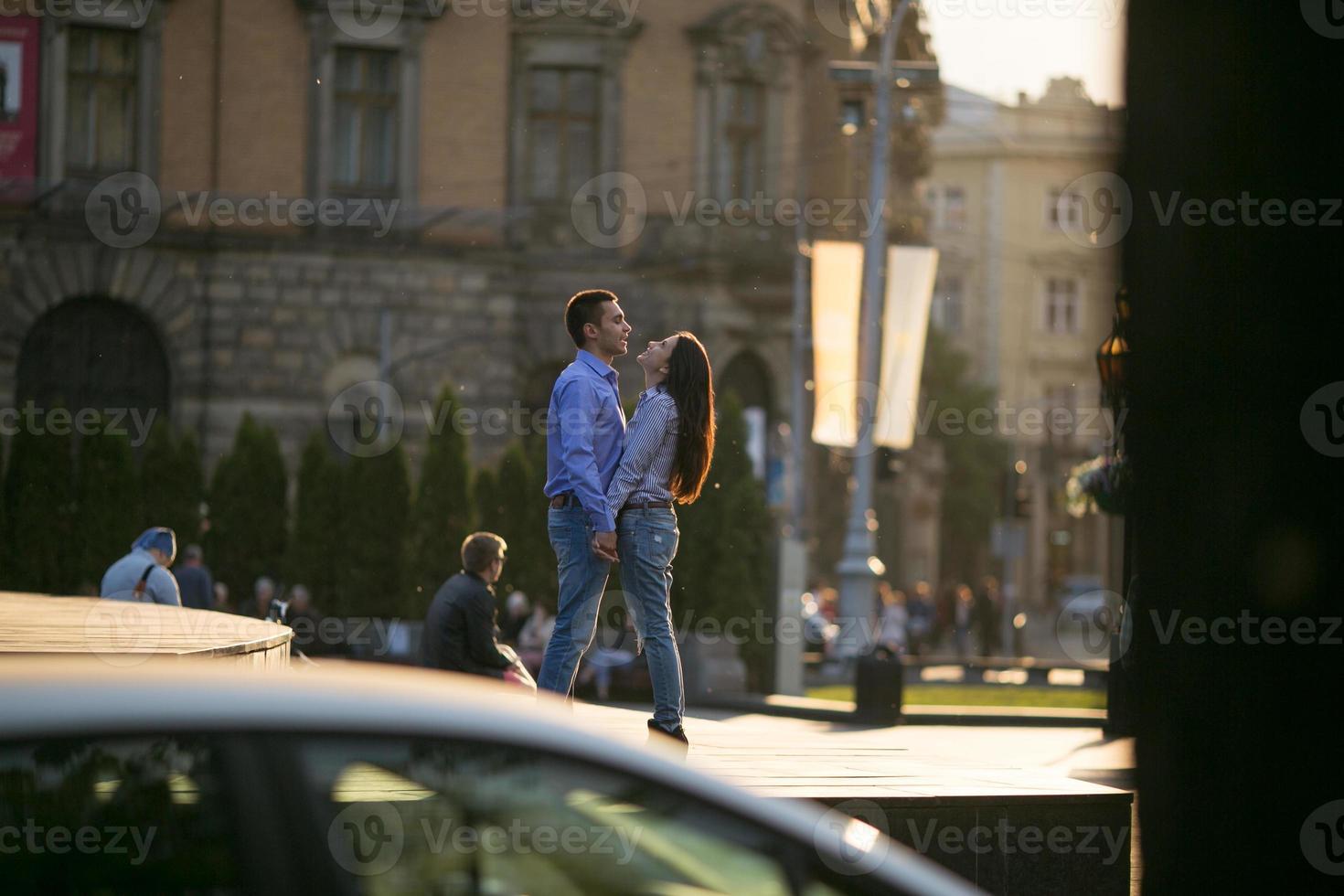 casal na cidade foto