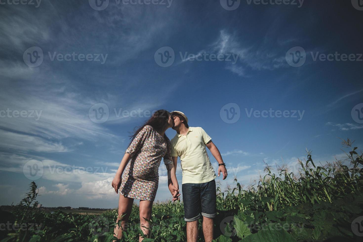 retrato de gravidez de casal foto