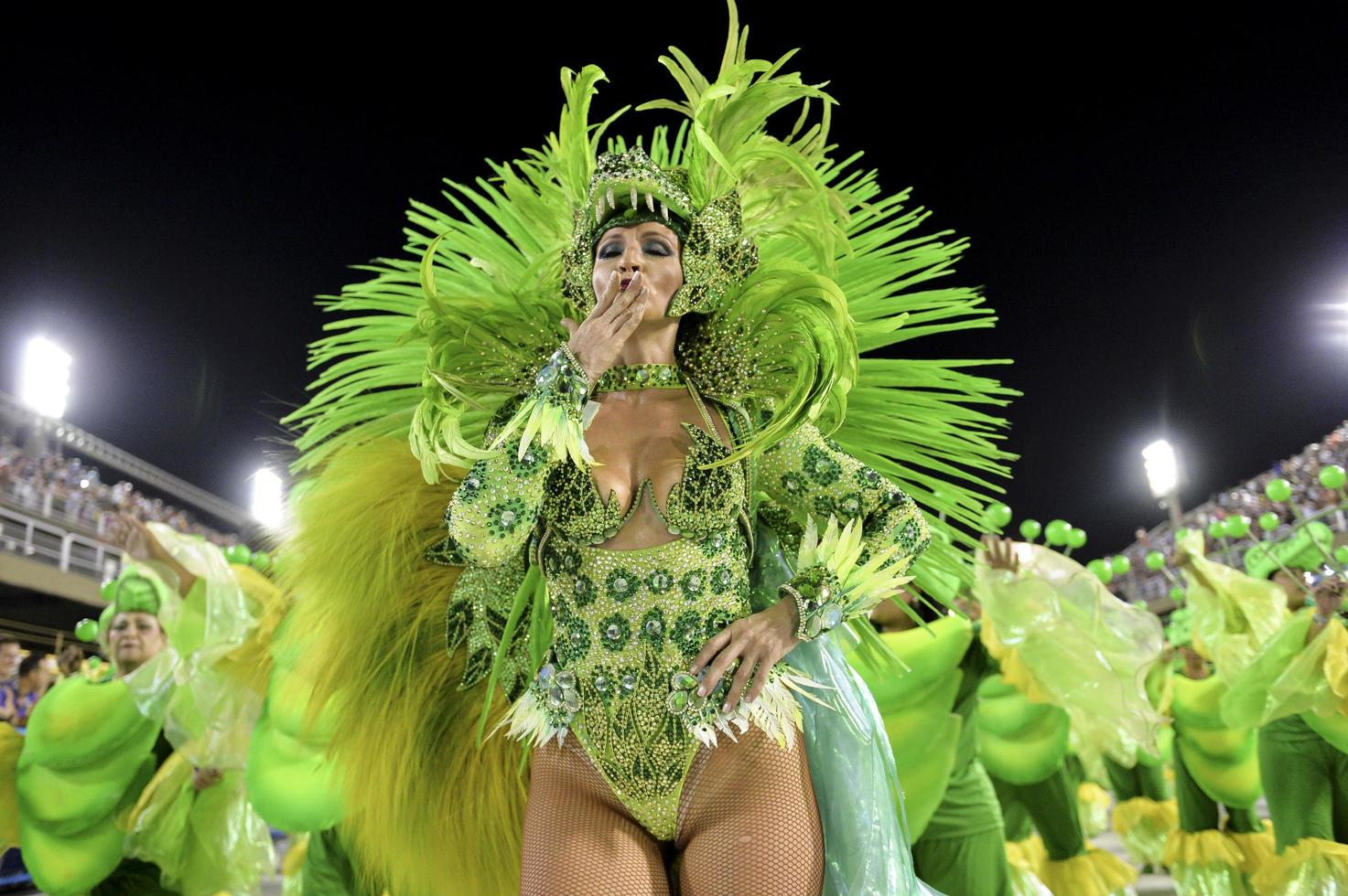 rio de janeiro, rj brasil - 09 de fevereiro de 2018 - desfile da escola de samba no sambodromo. rensacer de jacarepaguá durante festival na rua marques de sapucai. foto