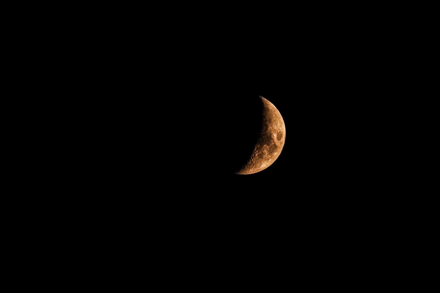 lua crescente laranja foto