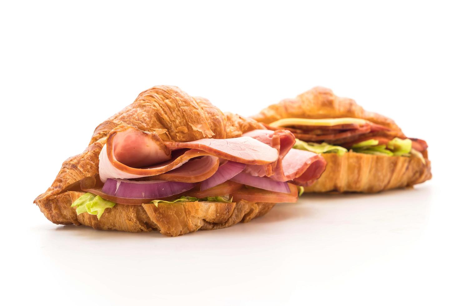sanduíches de presunto com croissant foto