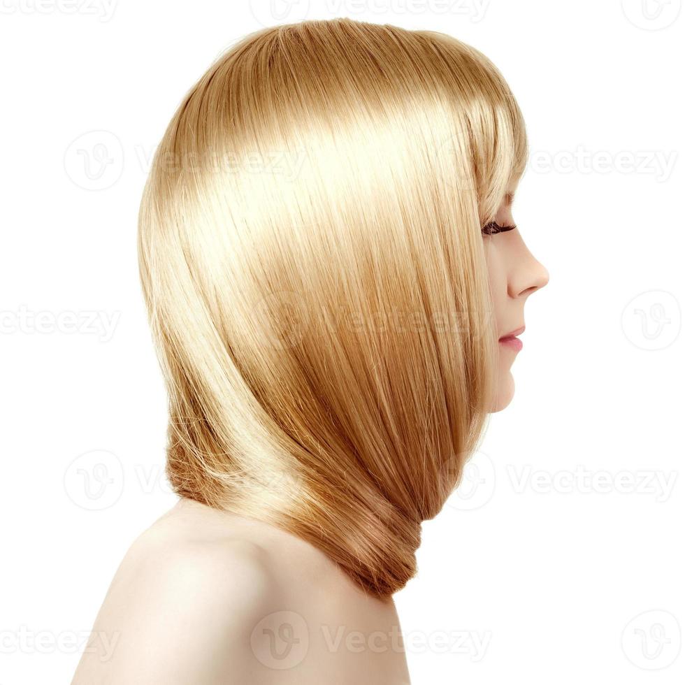 Linda mulher de beleza de cabelo comprido com luxuoso cabelo loiro