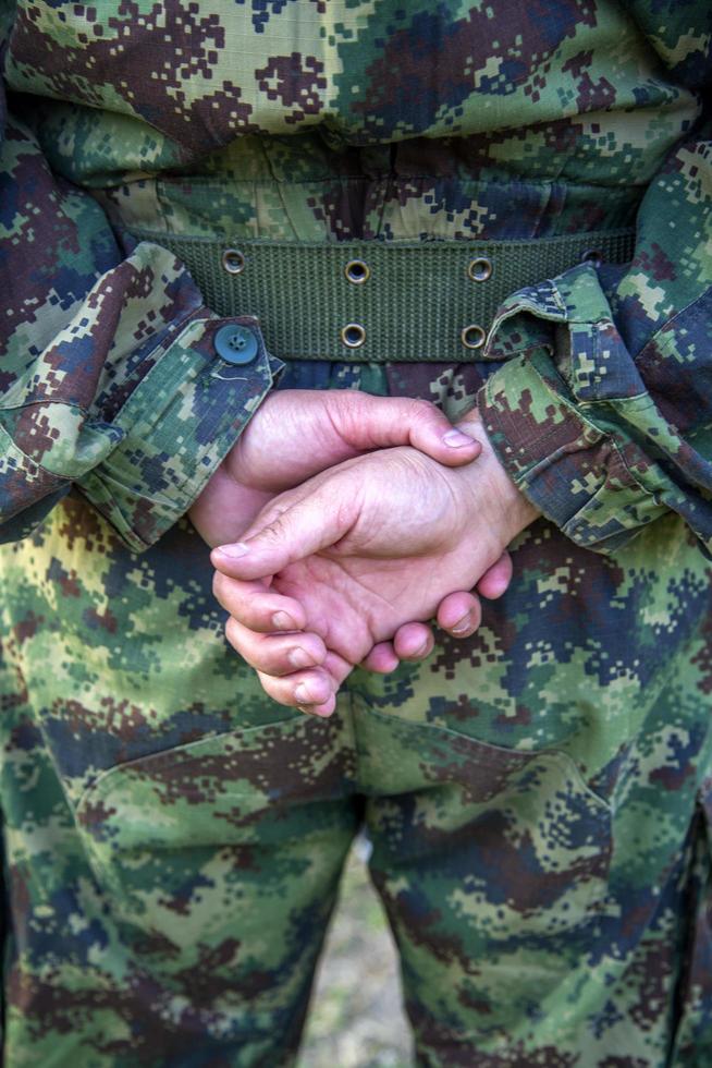 belgrado, sérvia, 2014 - soldado não identificado das forças armadas sérvias. soldados estão se preparando para marcar o 70º aniversário da libertação de belgrado na segunda guerra mundial. foto