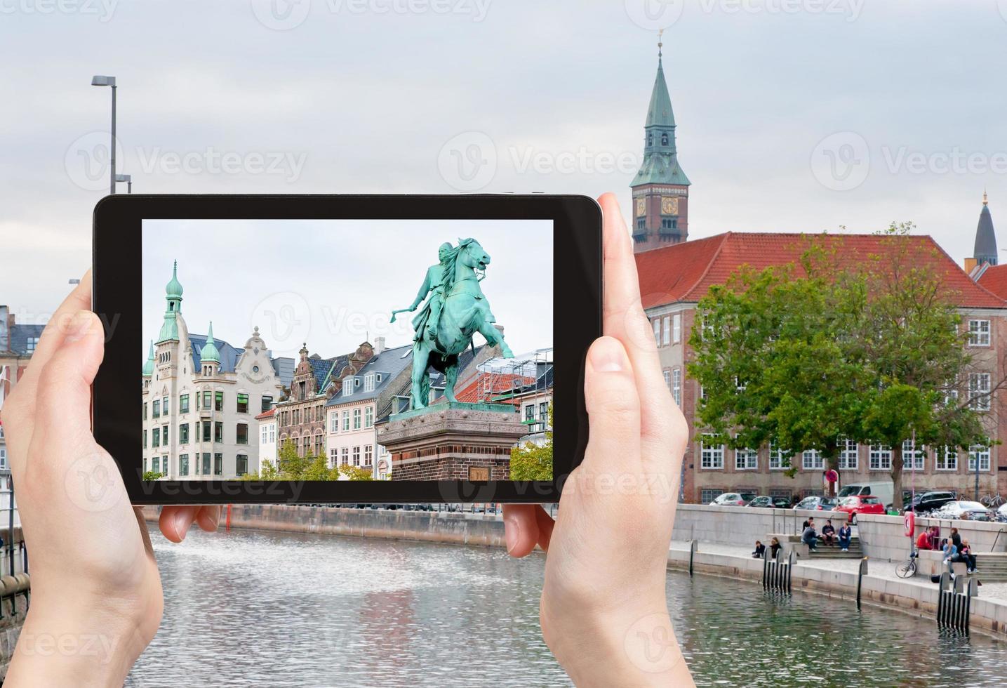 foto da estátua de absalon em copenhague, dinamarca