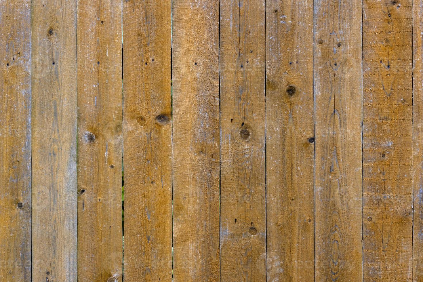 superfície de tábua de pranchas de madeira cinza e marrom seca e seca - fundo e textura de quadro completo foto