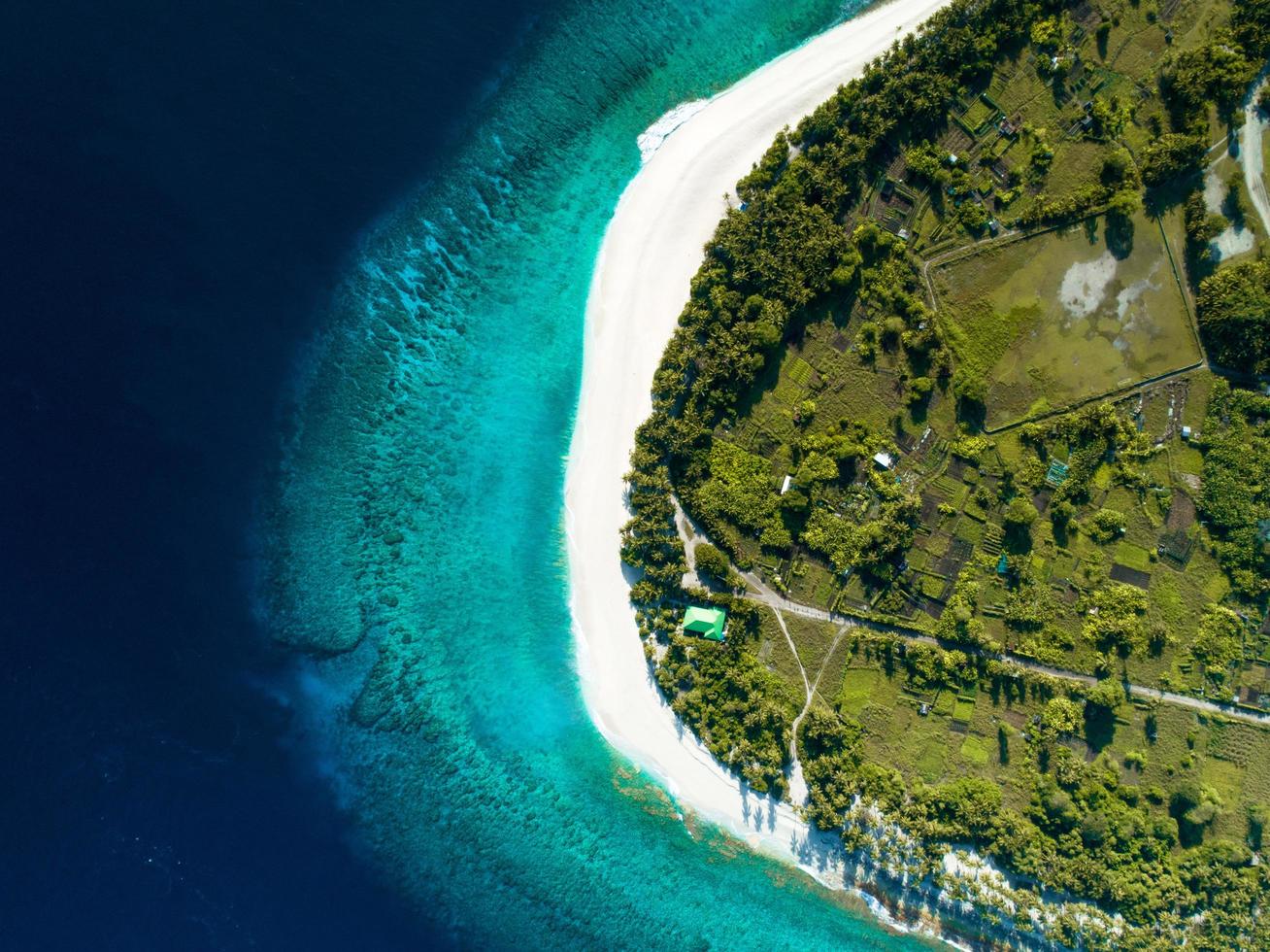 foto aérea de uma praia