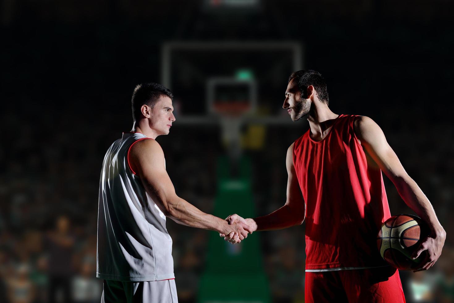 jogador de basquete em ação foto