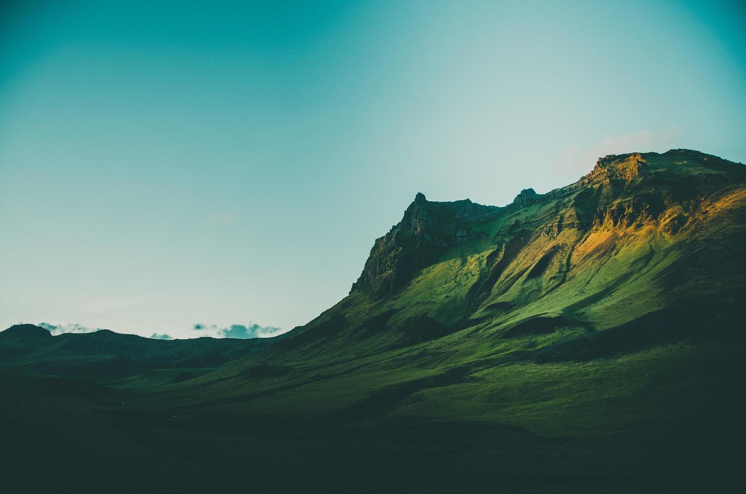 paisagem de montanha islandesa foto