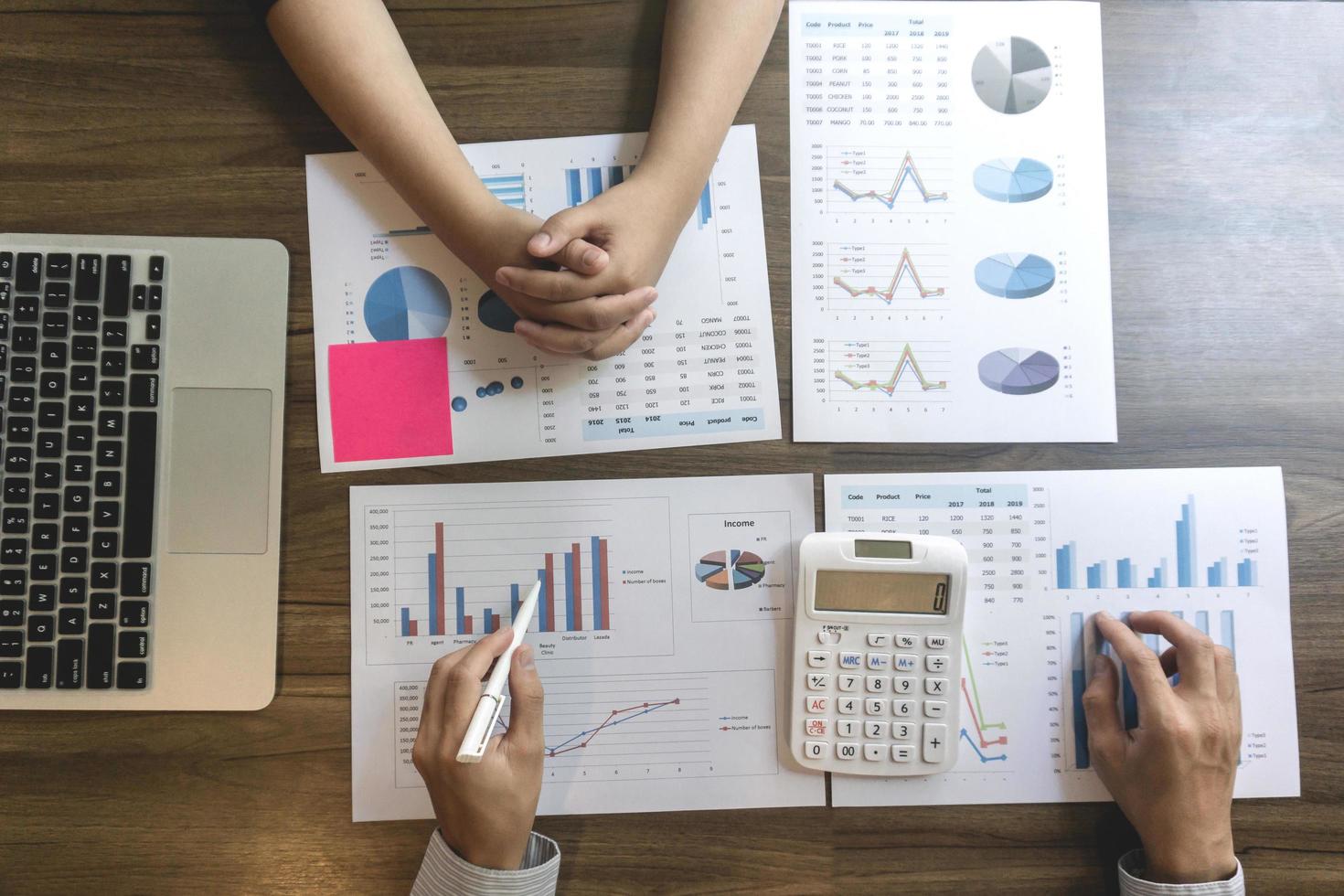 colega de trabalho equipe reunião vista de cima foto