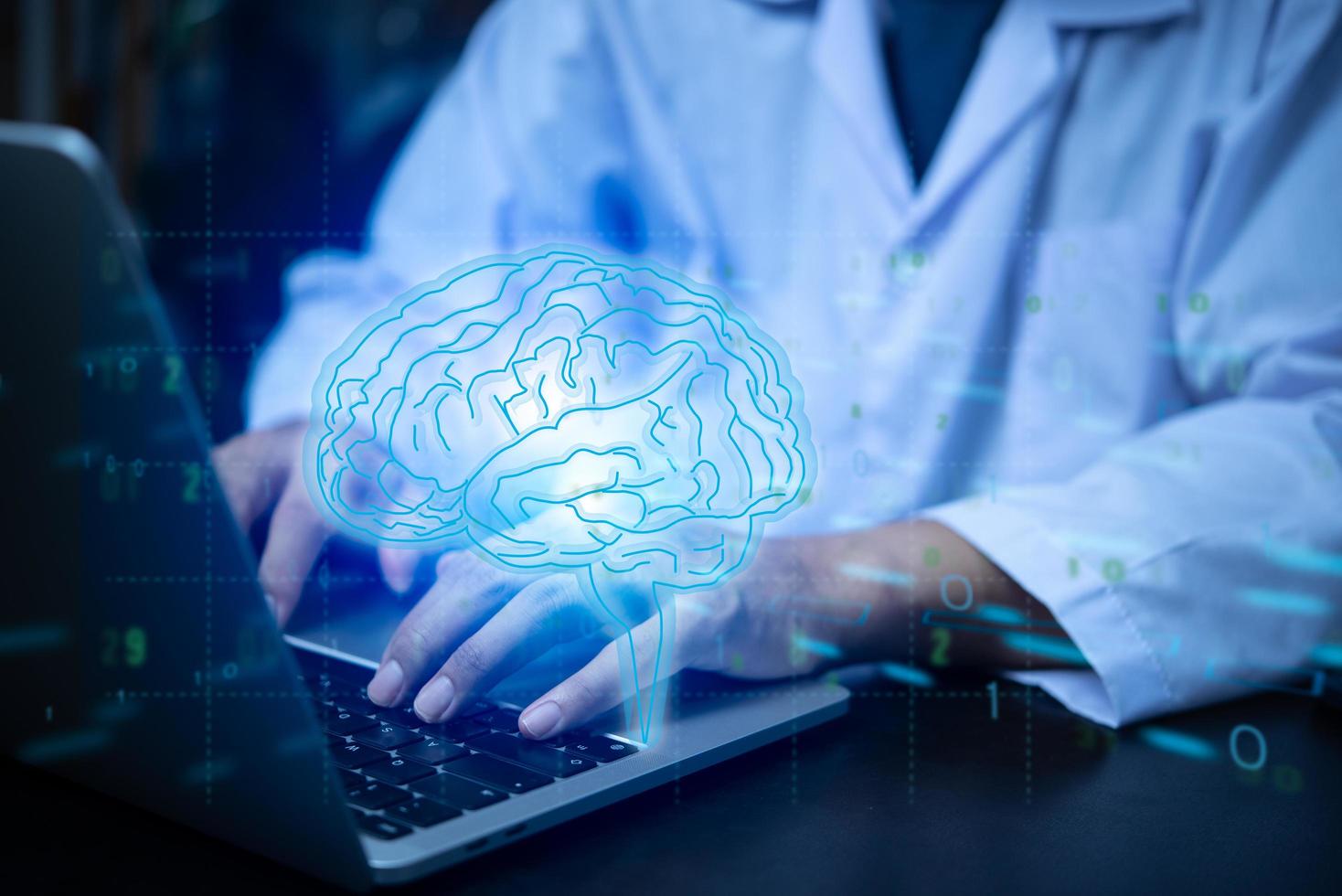 cérebro médico uma tela virtual verifica o problema com a tecnologia moderna com um sistema de computador. foto