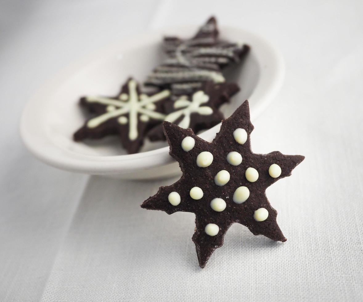 biscoito em forma de estrela de chocolate foto