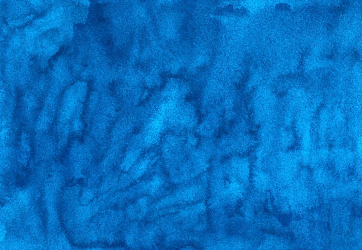 textura de fundo azul profundo em aquarela pintados à mão. pano de fundo abstrato aquarelle azure. foto