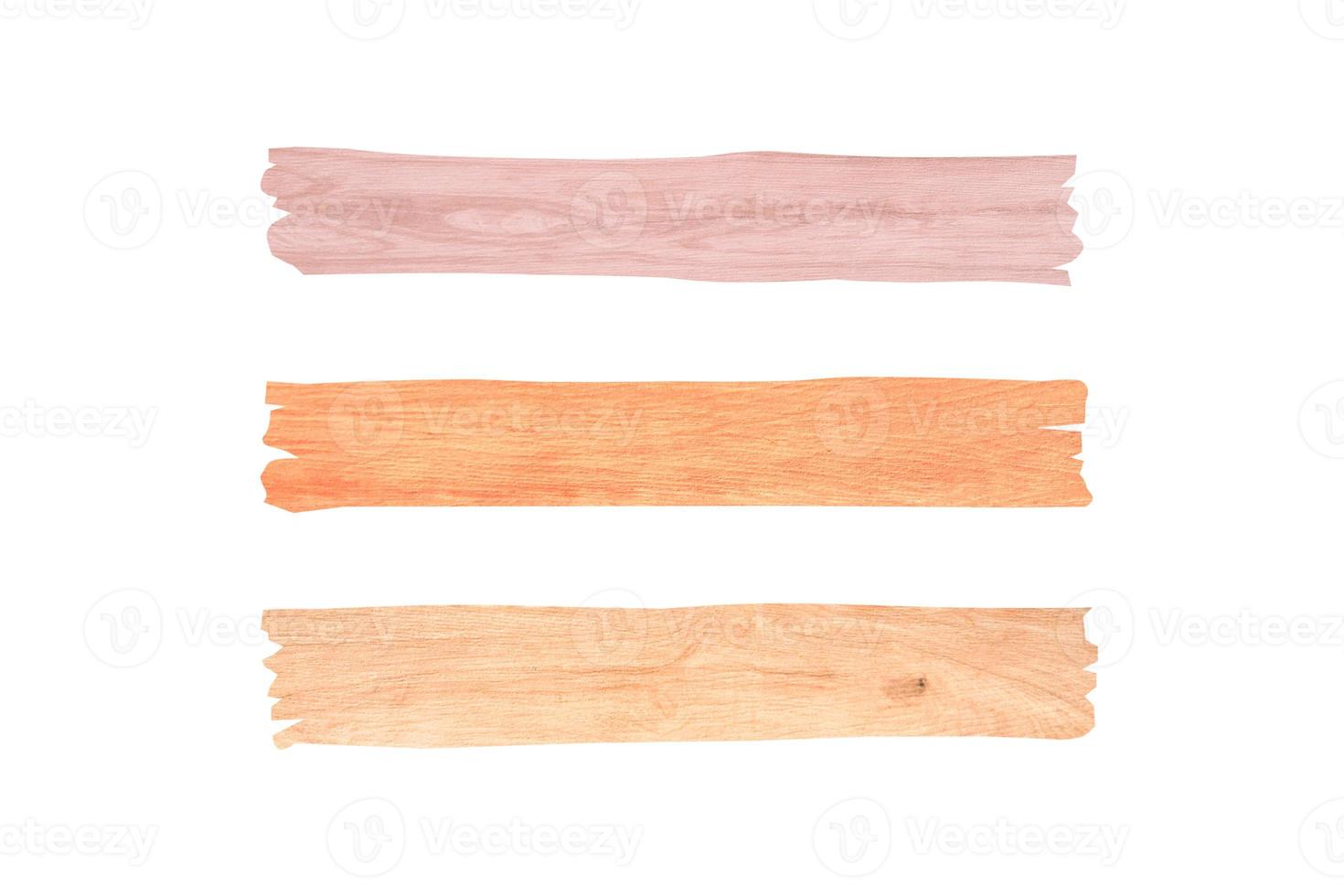 três ripas de madeira isoladas no fundo branco com traçado de recorte para design ou trabalho foto