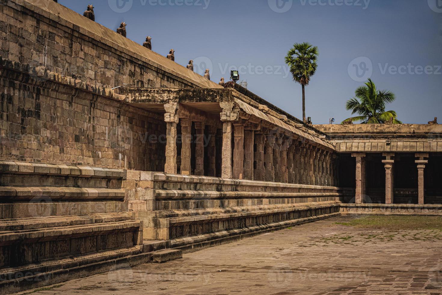 O templo shri airavatesvara é um templo hindu localizado em dharasuram, kumbakonam, tamil nadu. foi construído pelo imperador chola rajaraja-2. o templo dedicado a shiva. é um patrimônio mundial da unesco. foto
