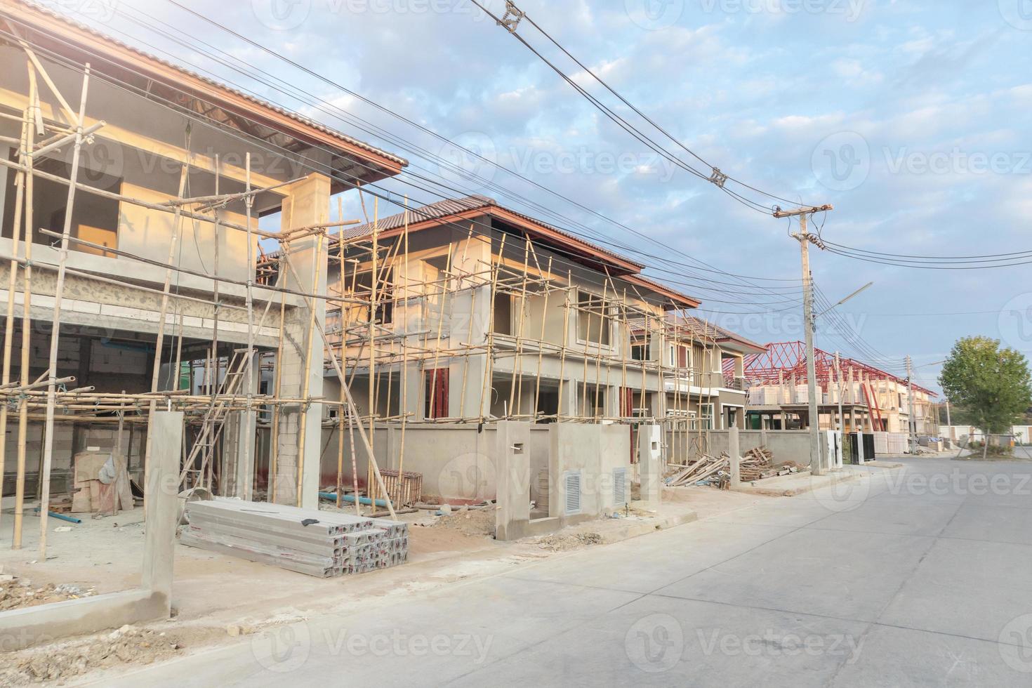 construção residencial nova casa em andamento no canteiro de obras foto