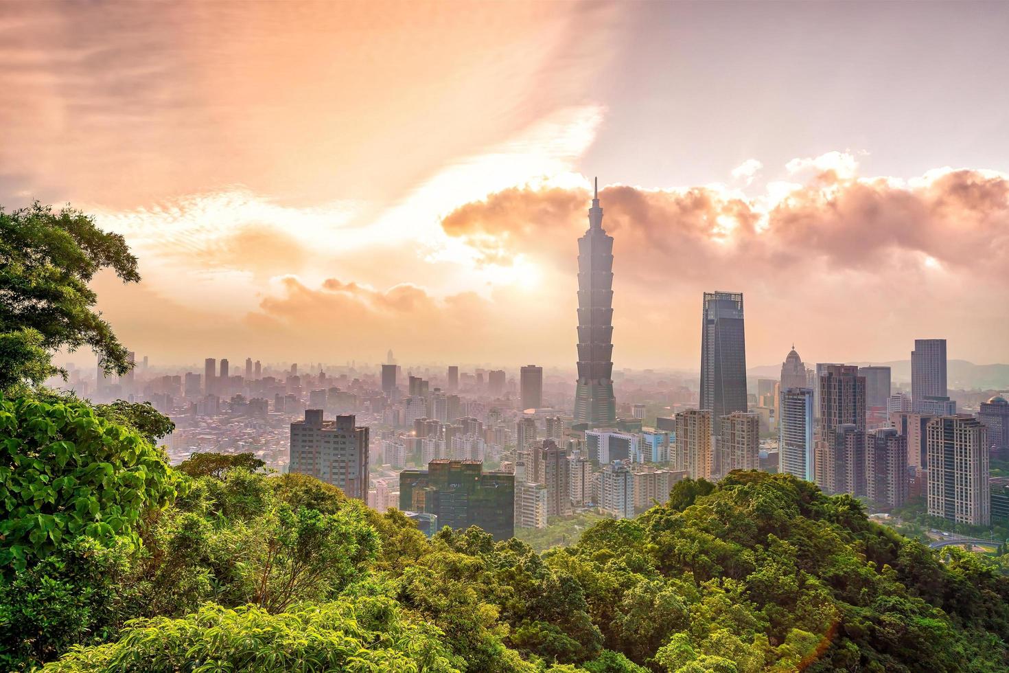 horizonte da cidade de taipei foto