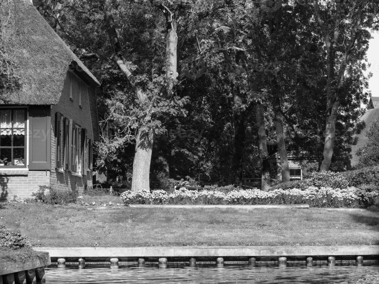 a vila holandesa giethoorn foto