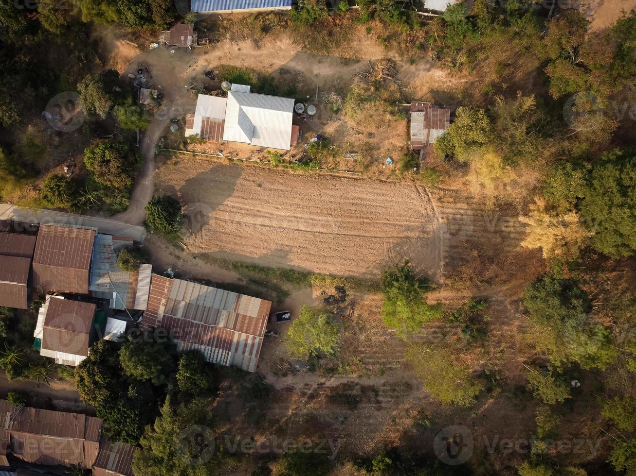 casa de campo, foto aérea tirada por drone, a maioria das pessoas rurais tem uma carreira agrícola.