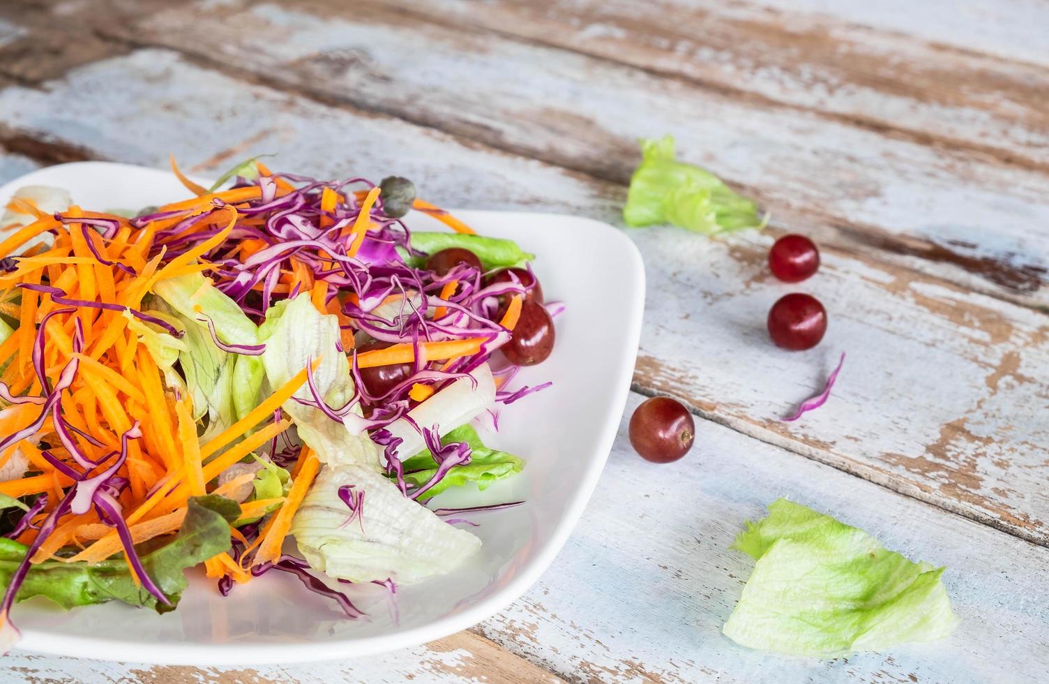 tigela de salada de vegetais foto