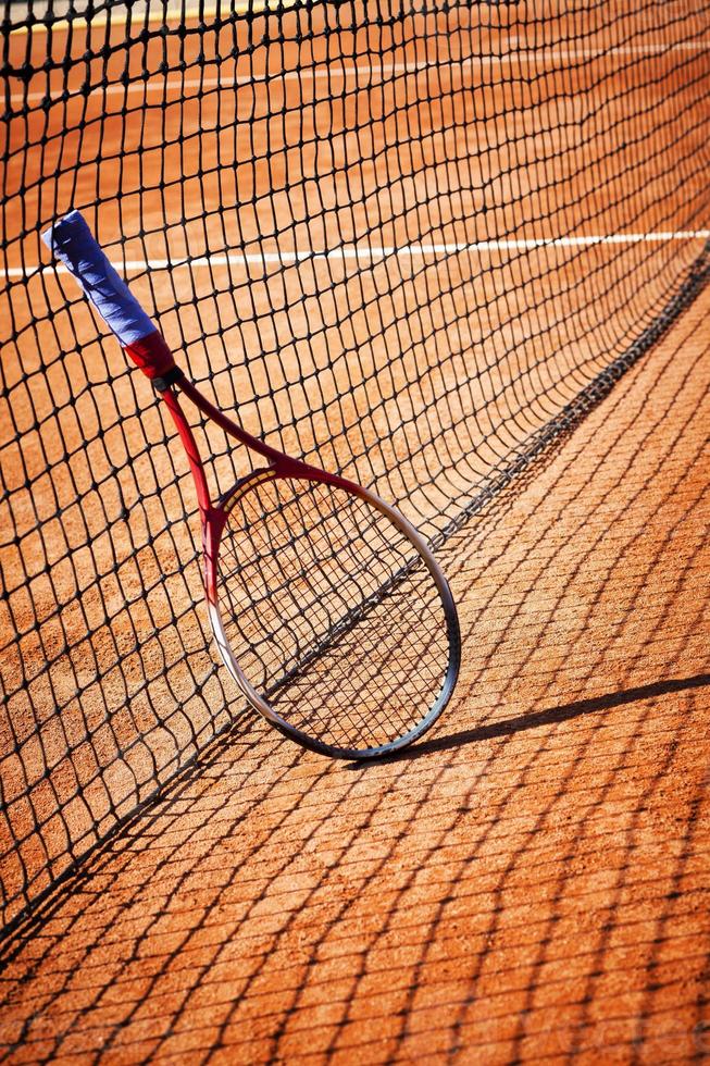 tênis. quadra de saibro. bola de tênis. Torneio de tênis foto
