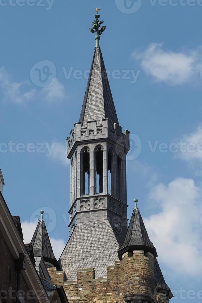 torre turm der alte pfalzanlage do antigo palatinado em aachen foto