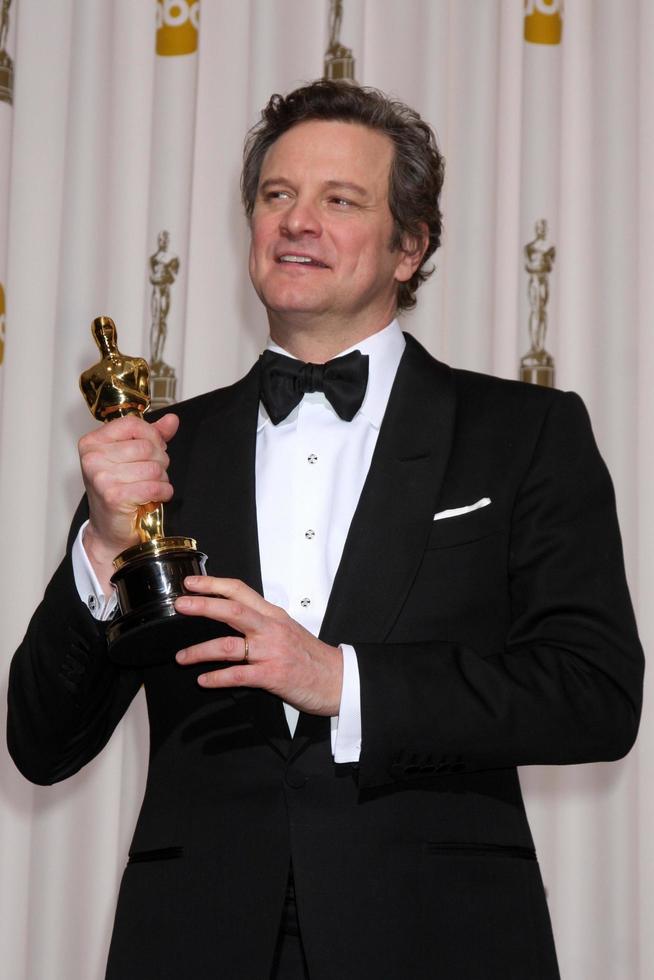 los angeles - 27 - colin firth na sala de imprensa no 83º academy awards no teatro kodak, hollywood e highland em 27 de fevereiro de 2011 em los angeles, ca foto