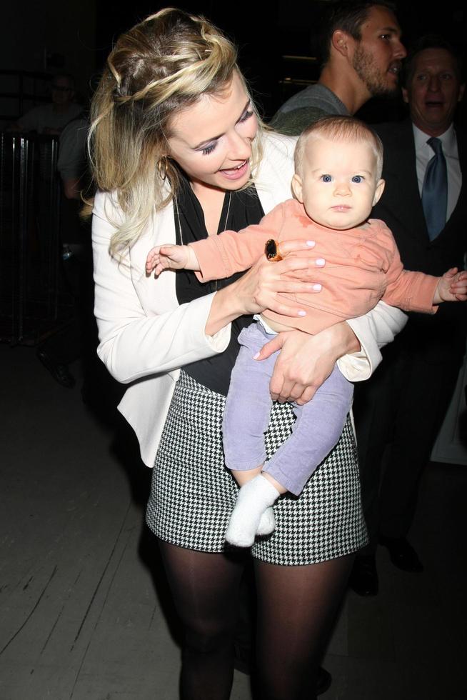 los angeles - 14 de janeiro - linsey godfrey, aleda seren adamson as the bold and beautiful celebra o 7000º show na cbs television city em 14 de janeiro de 2015 em los angeles, ca foto