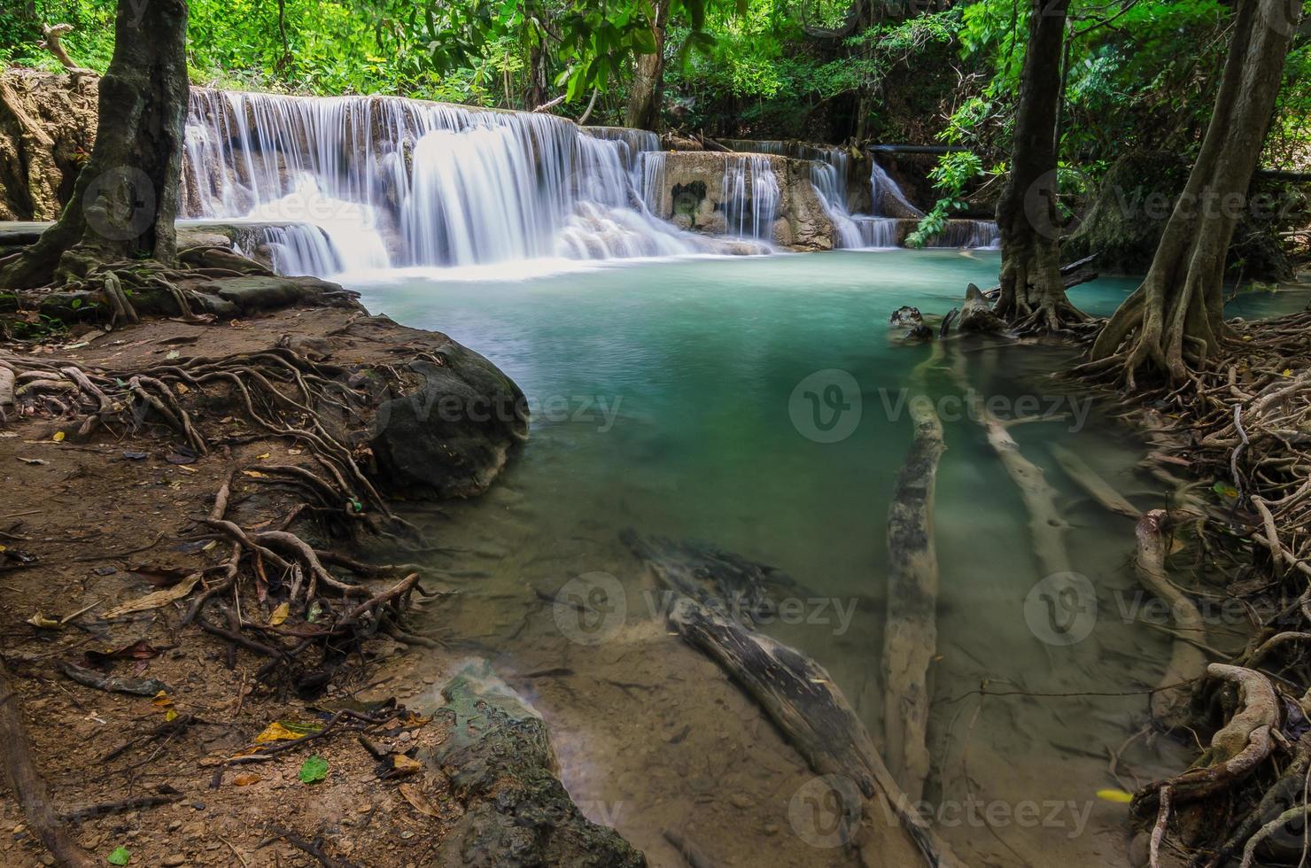 cachoeira em kanchanaburi, tailandia.psd foto