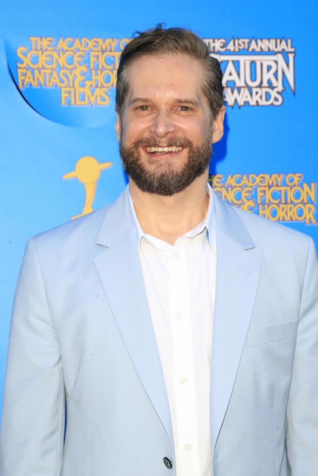 los angeles - 25 de junho - bryan fuller no 41st anual saturn awards chegadas aos náufragos em 25 de junho de 2015 em burbank, ca foto