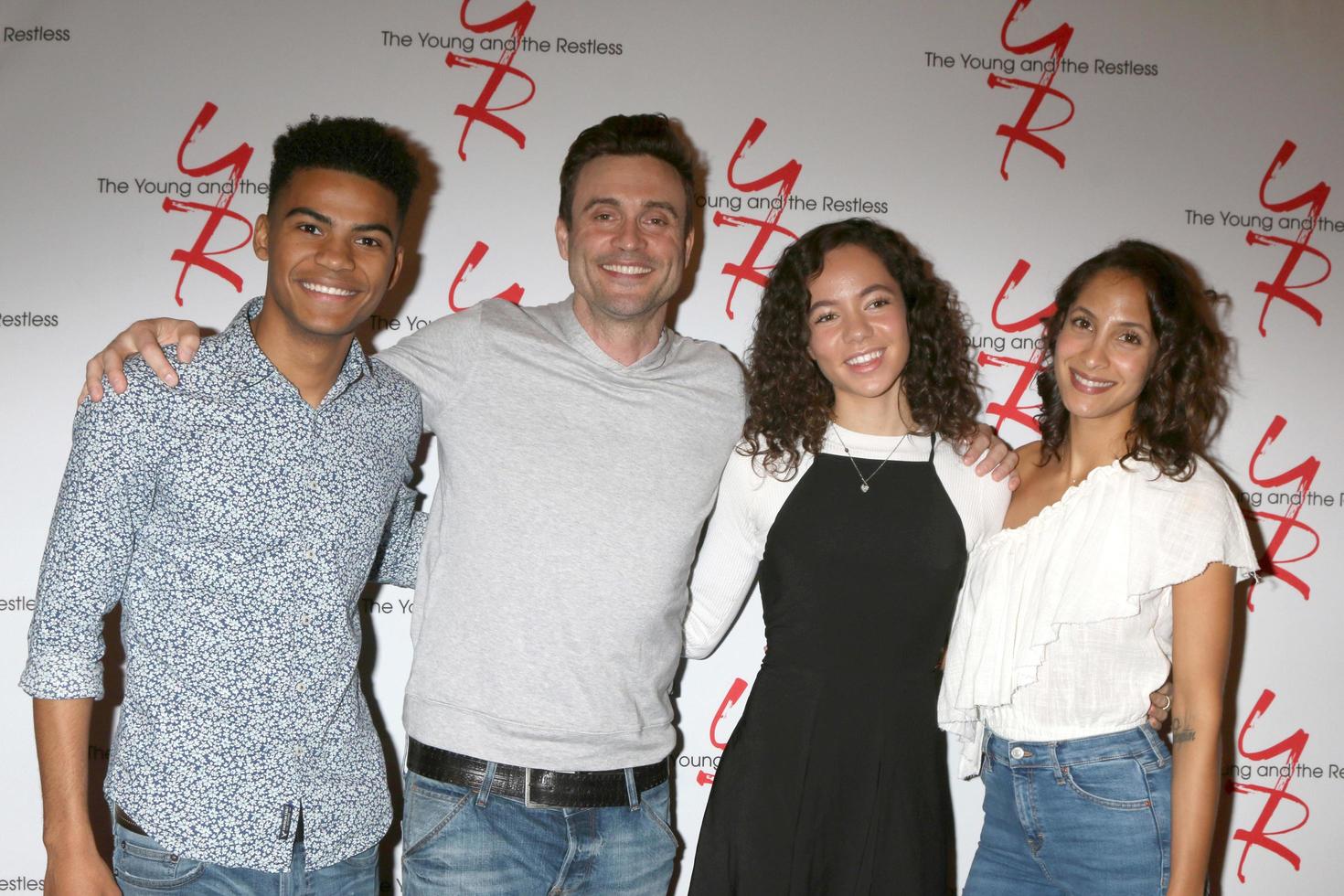 los angeles - 26 de março - noah alexander gerry, daniel goddard, christel khalil, lexie stevenson at the young and the restless comemoram 45º aniversário na cbs television city em 26 de março de 2018 em los angeles, ca foto