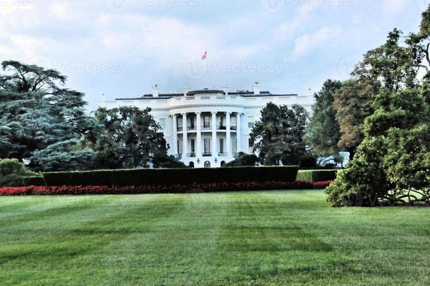 uma vista da casa branca em Washington foto
