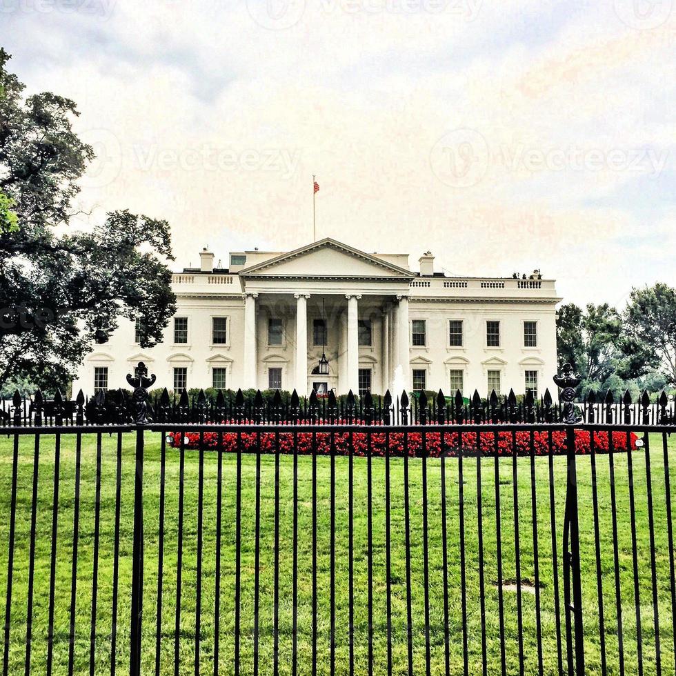 uma vista da casa branca em Washington foto