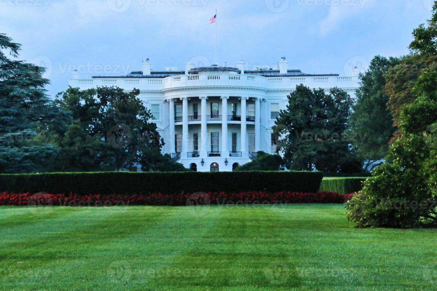 uma vista da casa branca em Washington foto