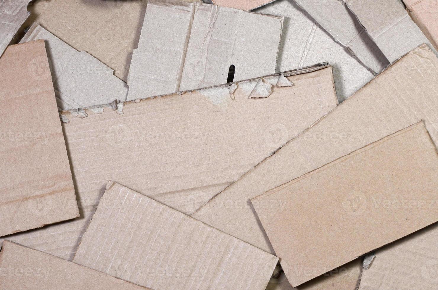 fundo de texturas de papel empilhadas prontas para reciclar. um pacote de papelão de escritório antigo para reciclagem de resíduos de papel. pilha de papéis foto