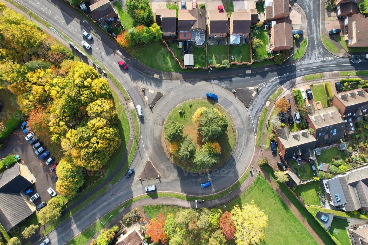 vista aérea de alto ângulo da cidade britânica em lindo dia de inverno foto