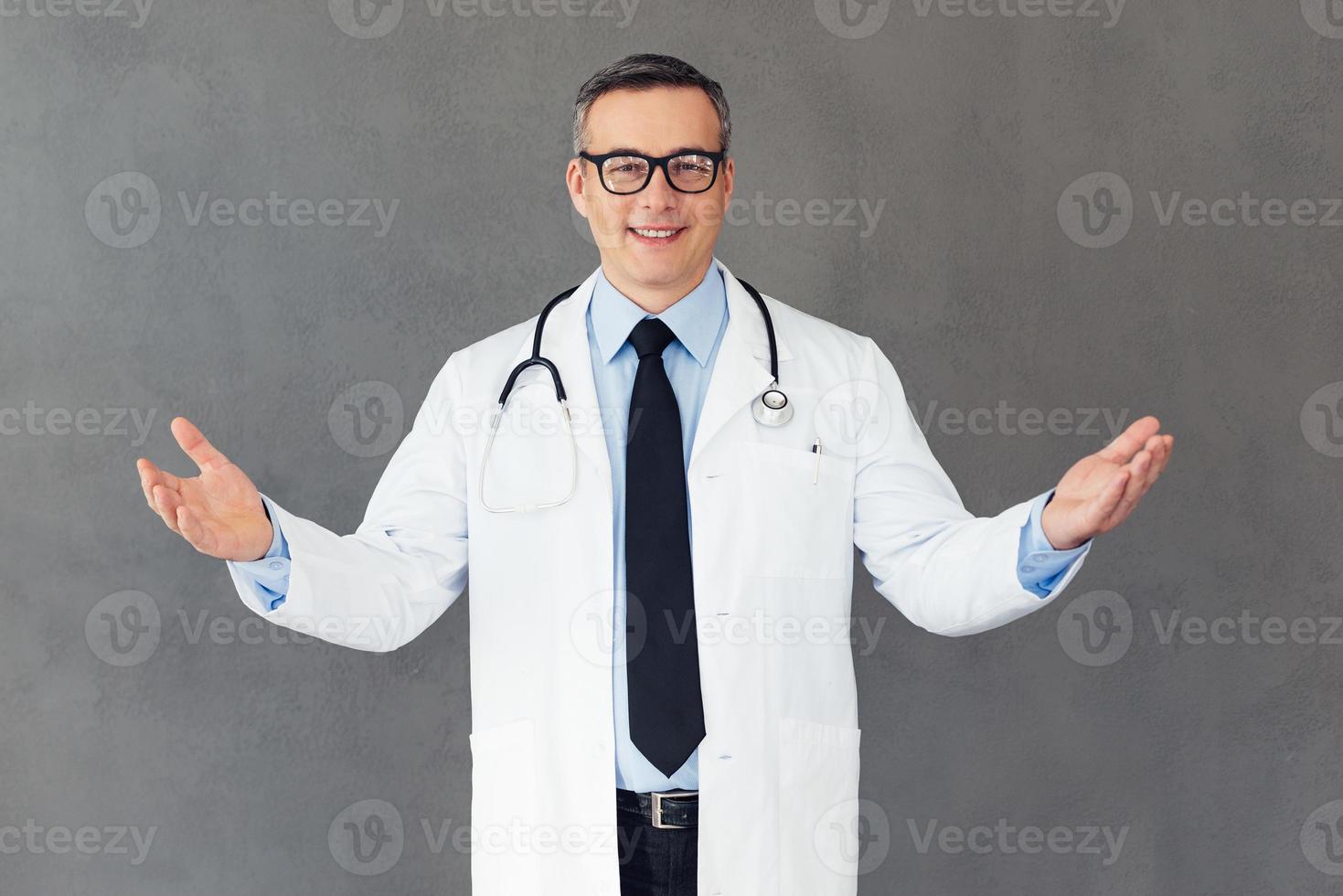 retrato de médico masculino foto