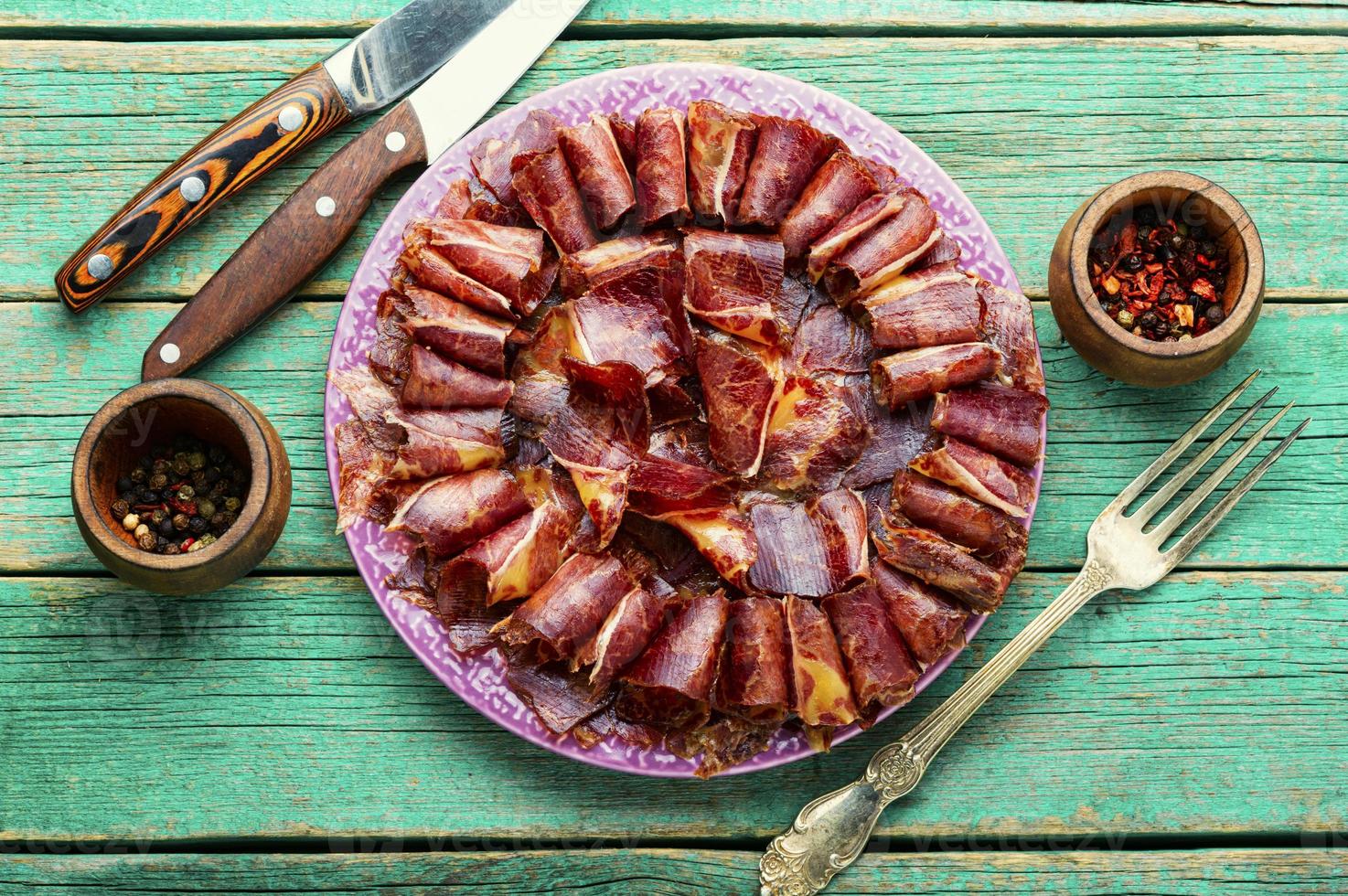 carne curada e especiarias, basturma foto