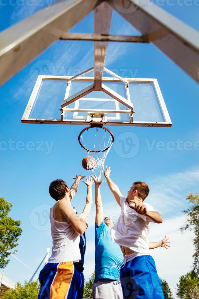 bom jogo de basquete foto